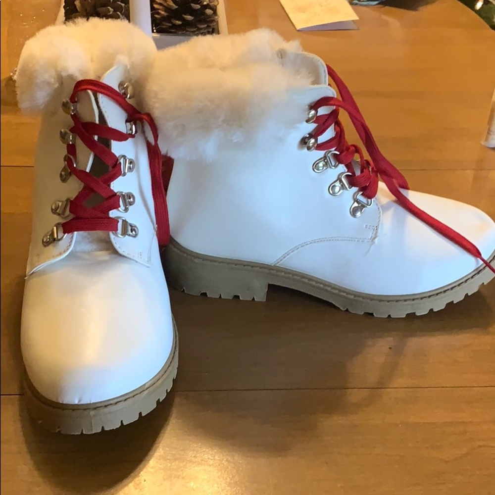 Rue 21 boots with rubber sole